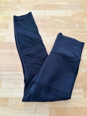 Lululemon leggings size 6